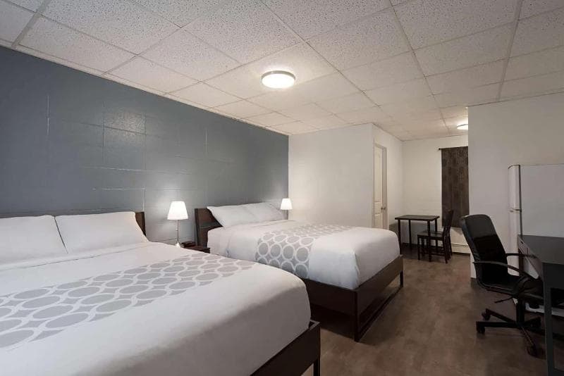 Howard Johnson By Wyndham Grande Prairie 3