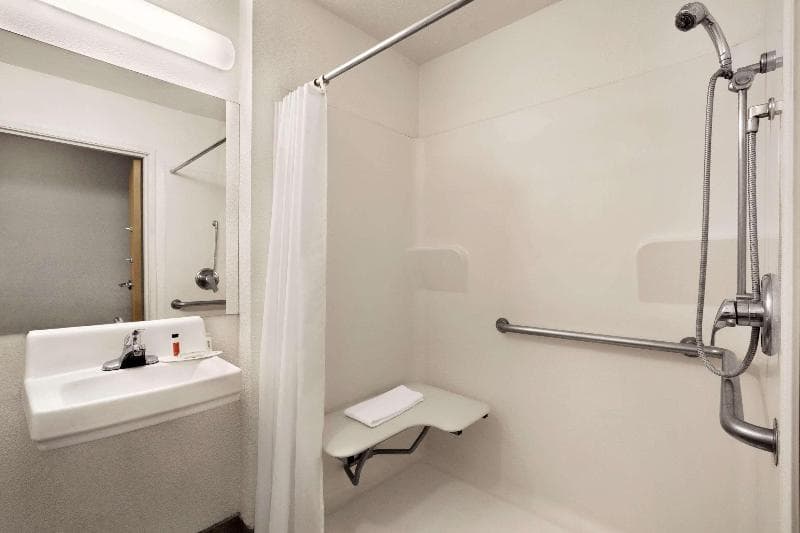 Travelodge By Wyndham Pecos 4
