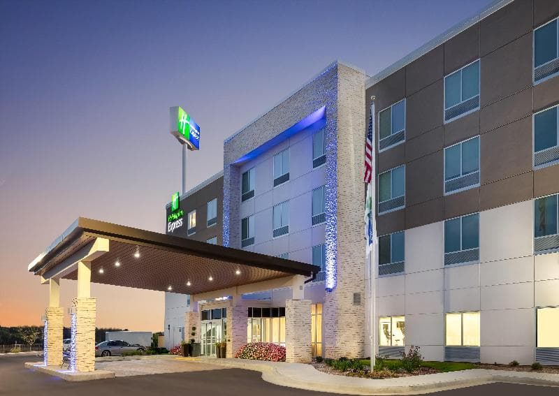 Holiday Inn Express Calhoun South 4