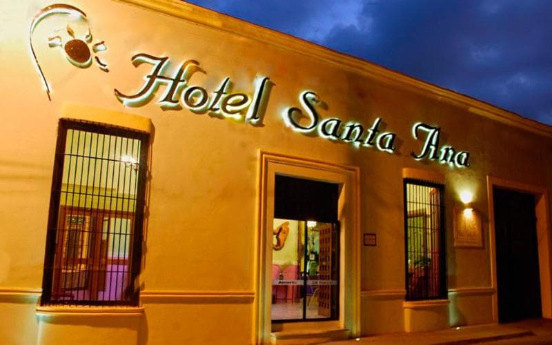 Hotel Santa Ana main