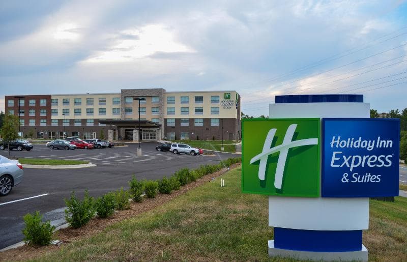 Holiday Inn Express & Suites Raleigh Airport - Brier Creek 3