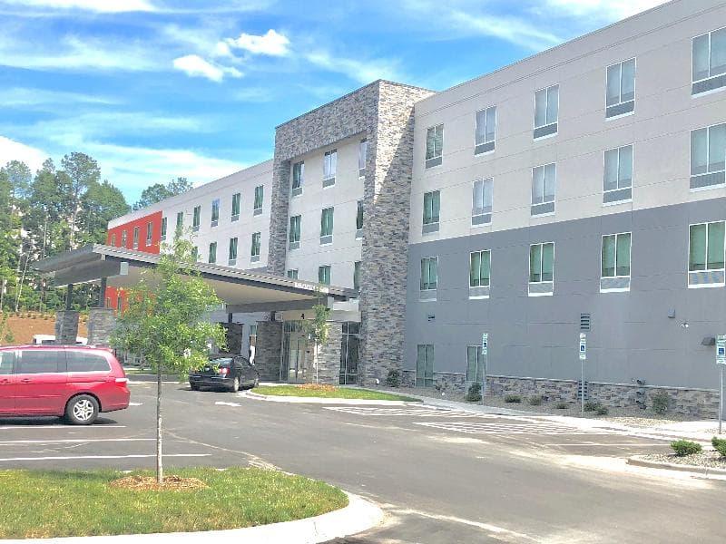 Holiday Inn Express & Suites Raleigh Airport - Brier Creek 4