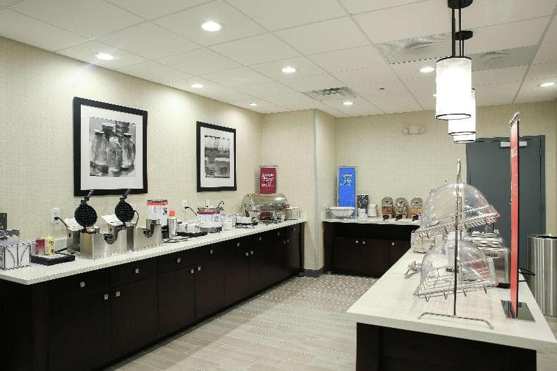 Hampton Inn & Suites Mount Laurel/Moorestown 3