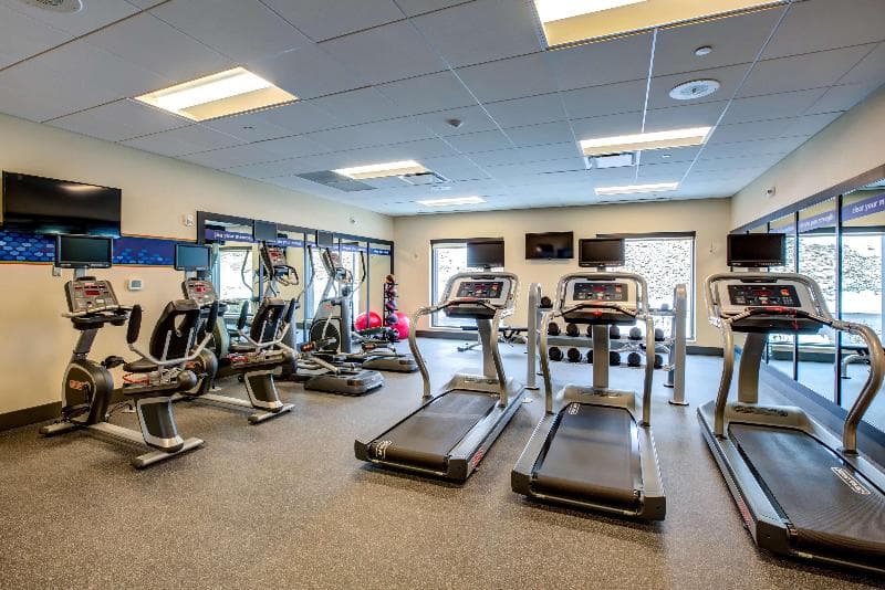 Hampton Inn & Suites Boston/Waltham 2