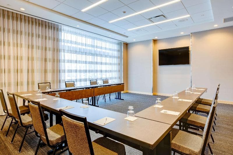 Hampton Inn & Suites Boston/Waltham photo 1