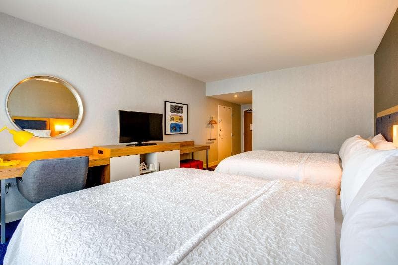 Hampton Inn & Suites Boston/Waltham 5