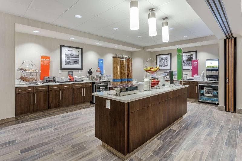 Hampton Inn & Suites Burlington 3