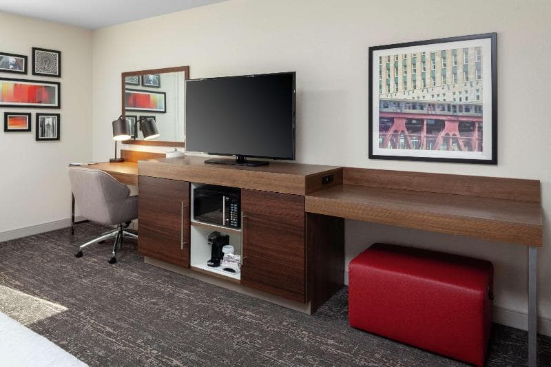 Hampton Inn & Suites Chicago-Burr Ridge 4