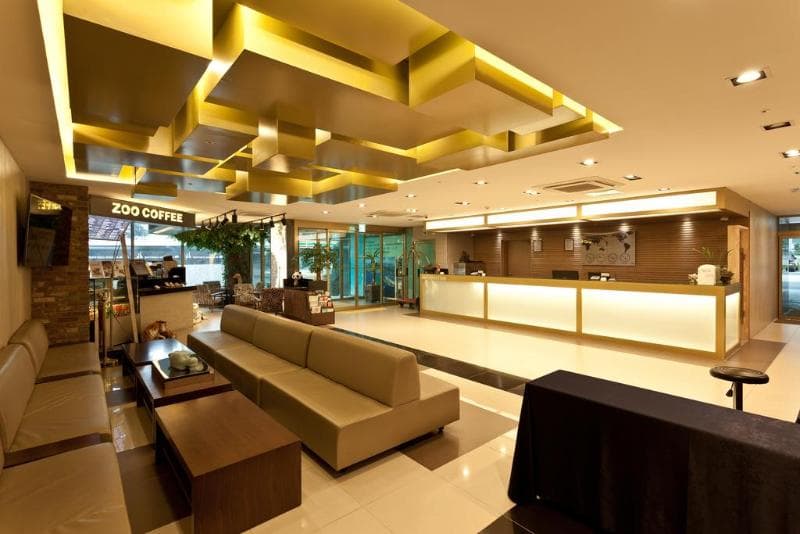 Amber Hotel Central 5