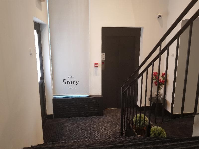 Hotel Story 4