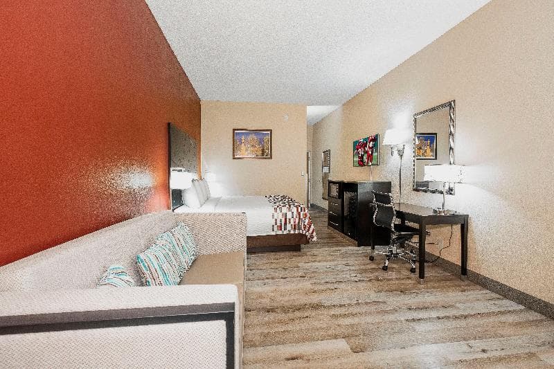 Red Roof Inn & Suites Macon 4