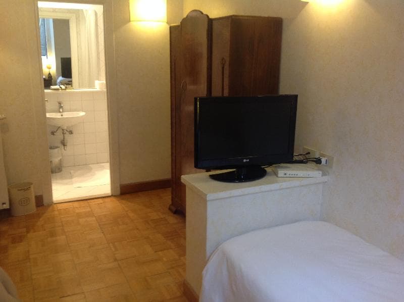 Hotel Fontana 4