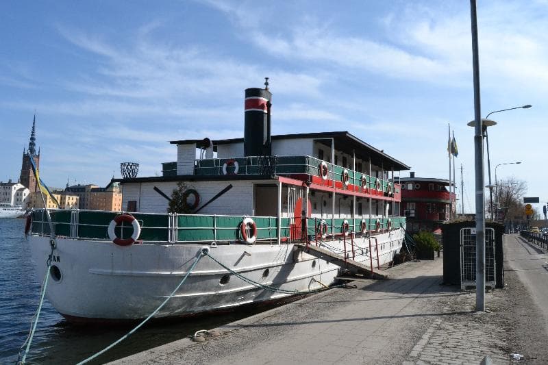 The Red Boat And Ran 3