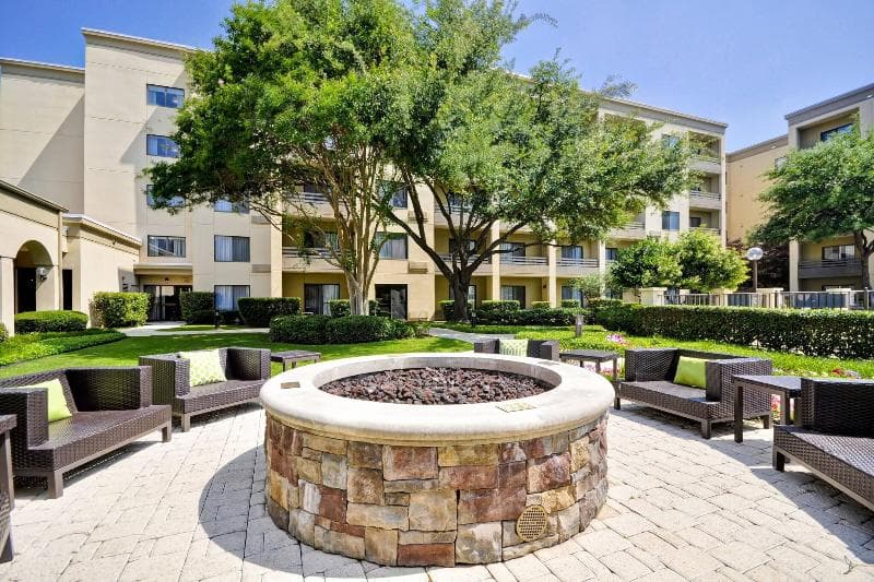 Courtyard Dallas Market Center 5