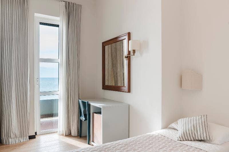 Hotel Riviera 5