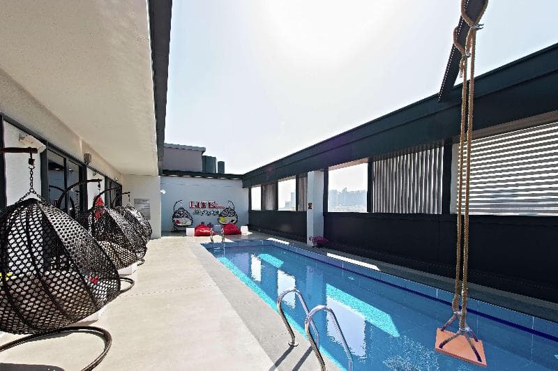 Hampton By Hilton Dubai Al Seef 5