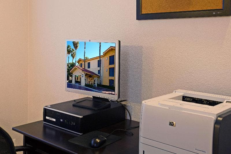 Super 8 By Wyndham San Bernardino photo 1