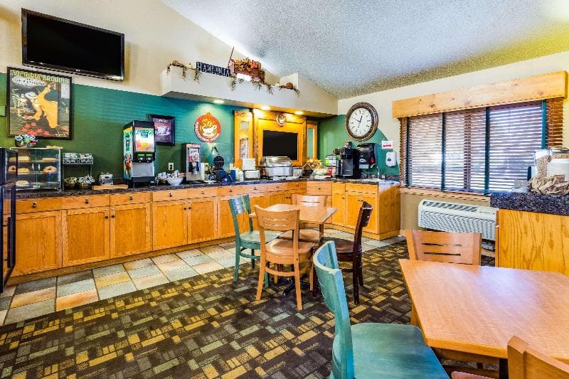 Americinn By Wyndham Hampton 2