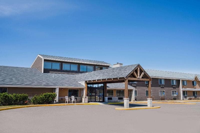 AmericInn by Wyndham Park Rapids 4