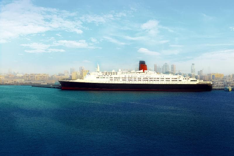 Queen Elizabeth 2 3