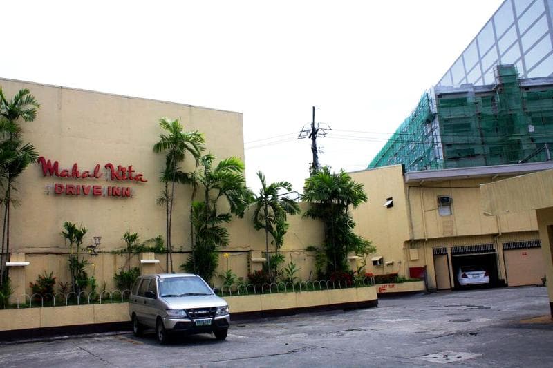Mahal Kita Drive Inn photo 1