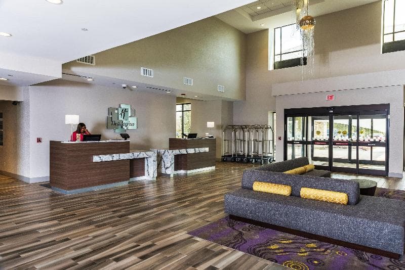 Holiday Inn & Suites Joliet Southwest 3