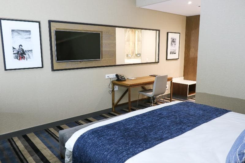 Mayfair Hotel 4