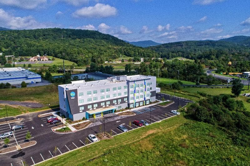 Tru by Hilton Roanoke Hollins 2