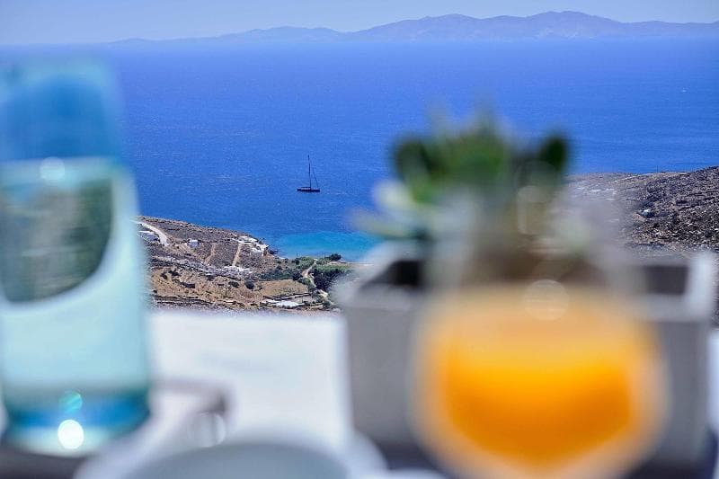 Living Theros Luxury Suites main