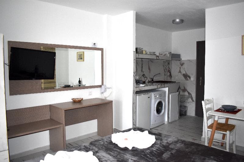 Polykratis Rooms 3