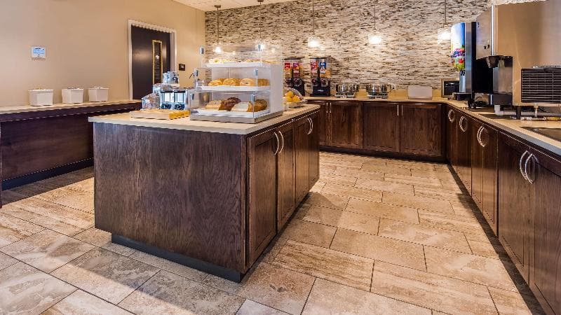 Best Western Plus Bolivar Hotel & Suites 3