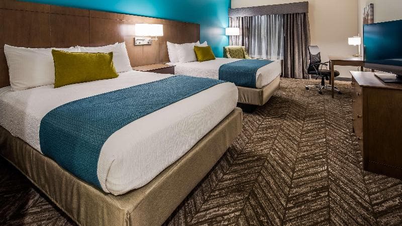Best Western Plus Bolivar Hotel & Suites 4