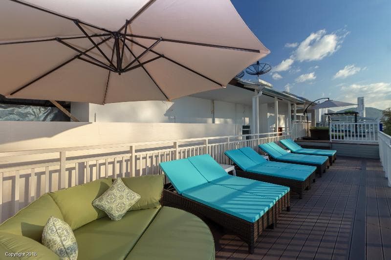 Modern Living Hotel 3