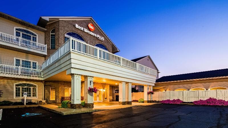 Best Western Plus Dutch Haus Inn & Suites 3