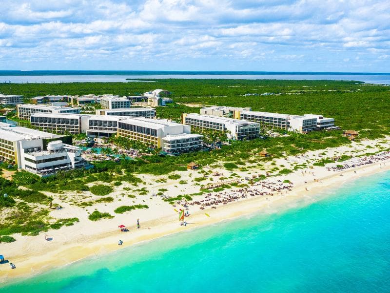 Family Selection at Grand Palladium Select Costa Mujeres. 5