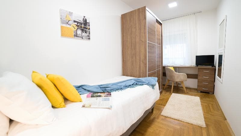 Novel Inn 5