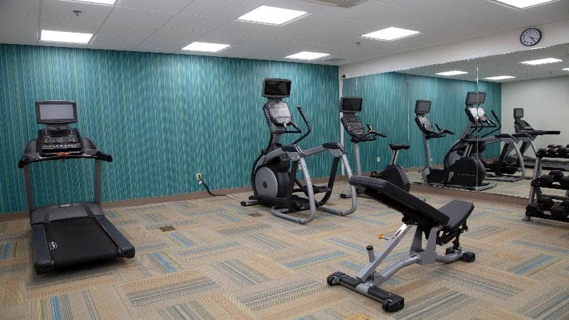 Holiday Inn Express & Suites Marion 2