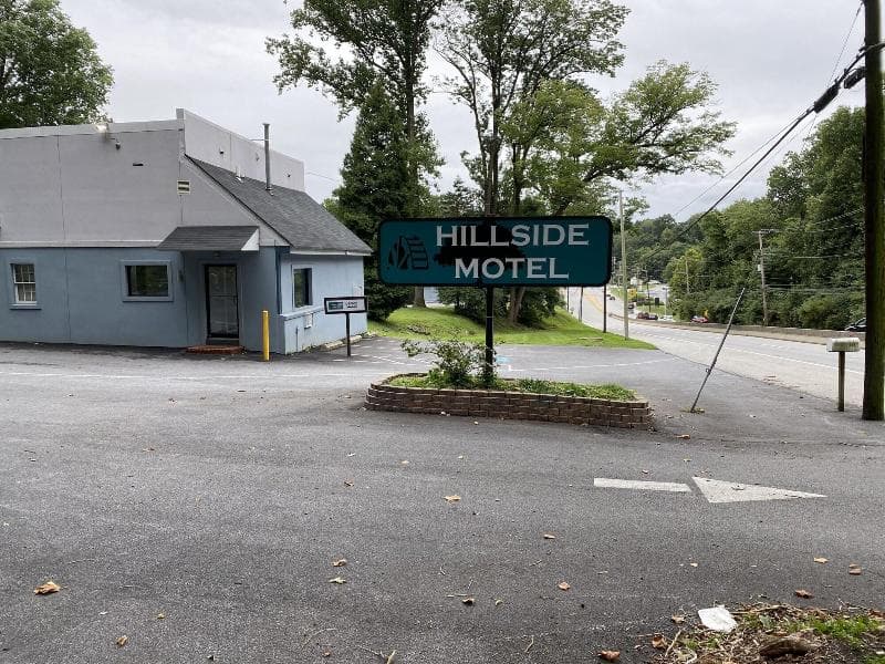 Hillside Motel 5