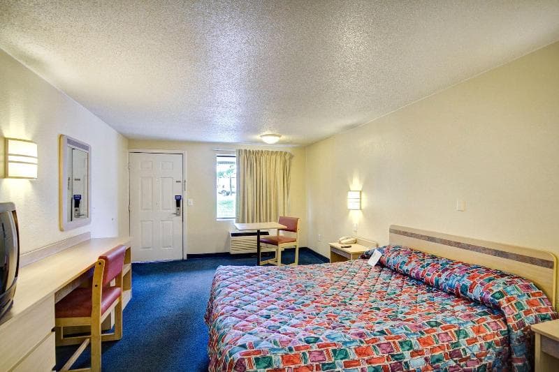 Knights Inn Burlington 4