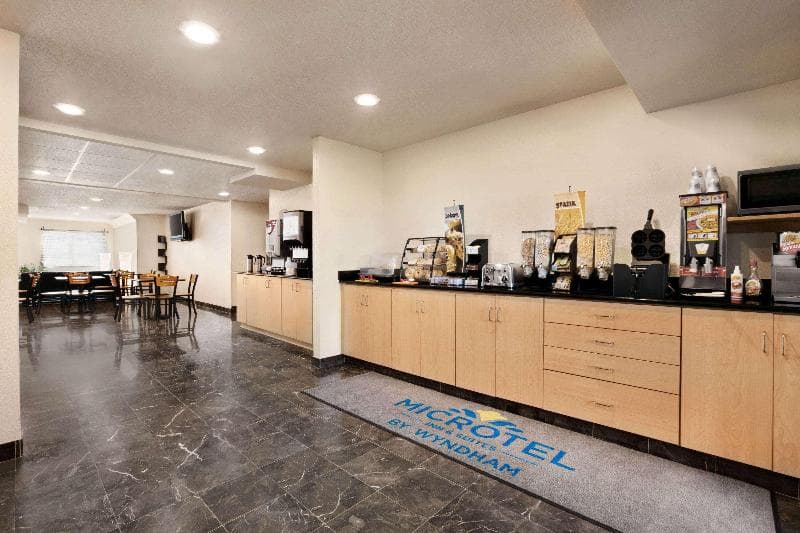 Microtel Inn & Suites by Wyndham Culpeper 2