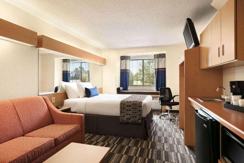 Microtel Inn & Suites by Wyndham Culpeper 4