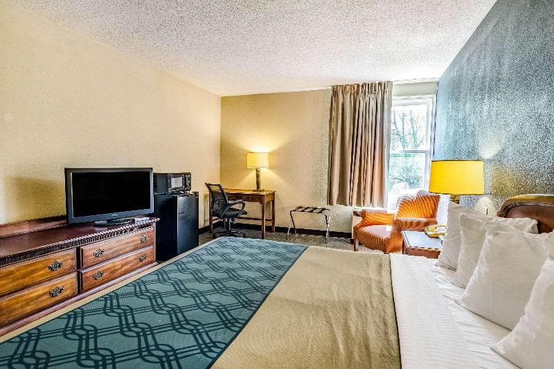 Econo Lodge Inn & Suites Radford-Blacksburg Area 3