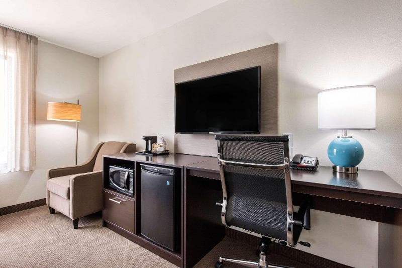 Sleep Inn & Suites 4