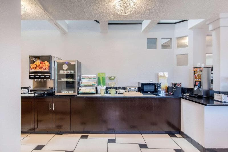 Quality Inn & Suites 5