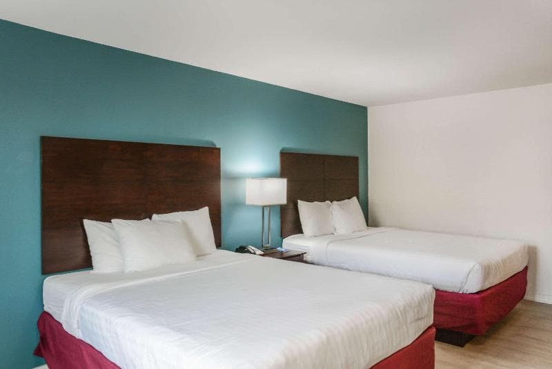 Rodeway Inn 5