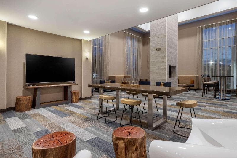 Cambria Hotel West Orange 4