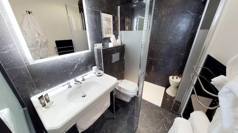 Momart Hotel And Spa 5