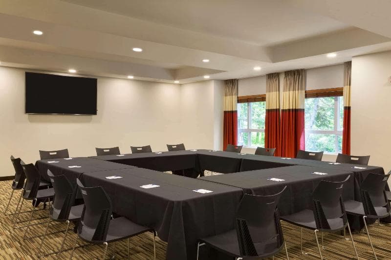 Microtel Inn & Suites By Wyndham Ladysmith Oyster Bay photo 1