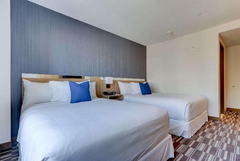 Microtel Inn By Wyndham Long Island City 5
