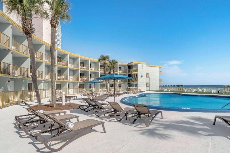 Chateau Beachfront Resort, BW Signature Collection 3